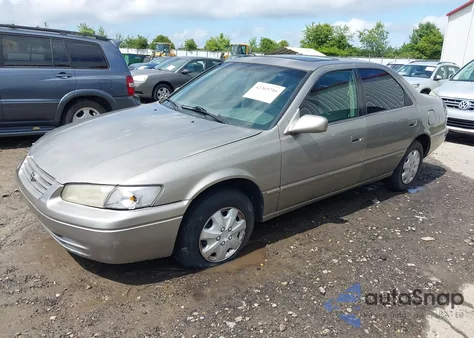 1999 Toyota Camry Le z USA, uszkodzony, nr VIN 4T1BG22K1XU496021